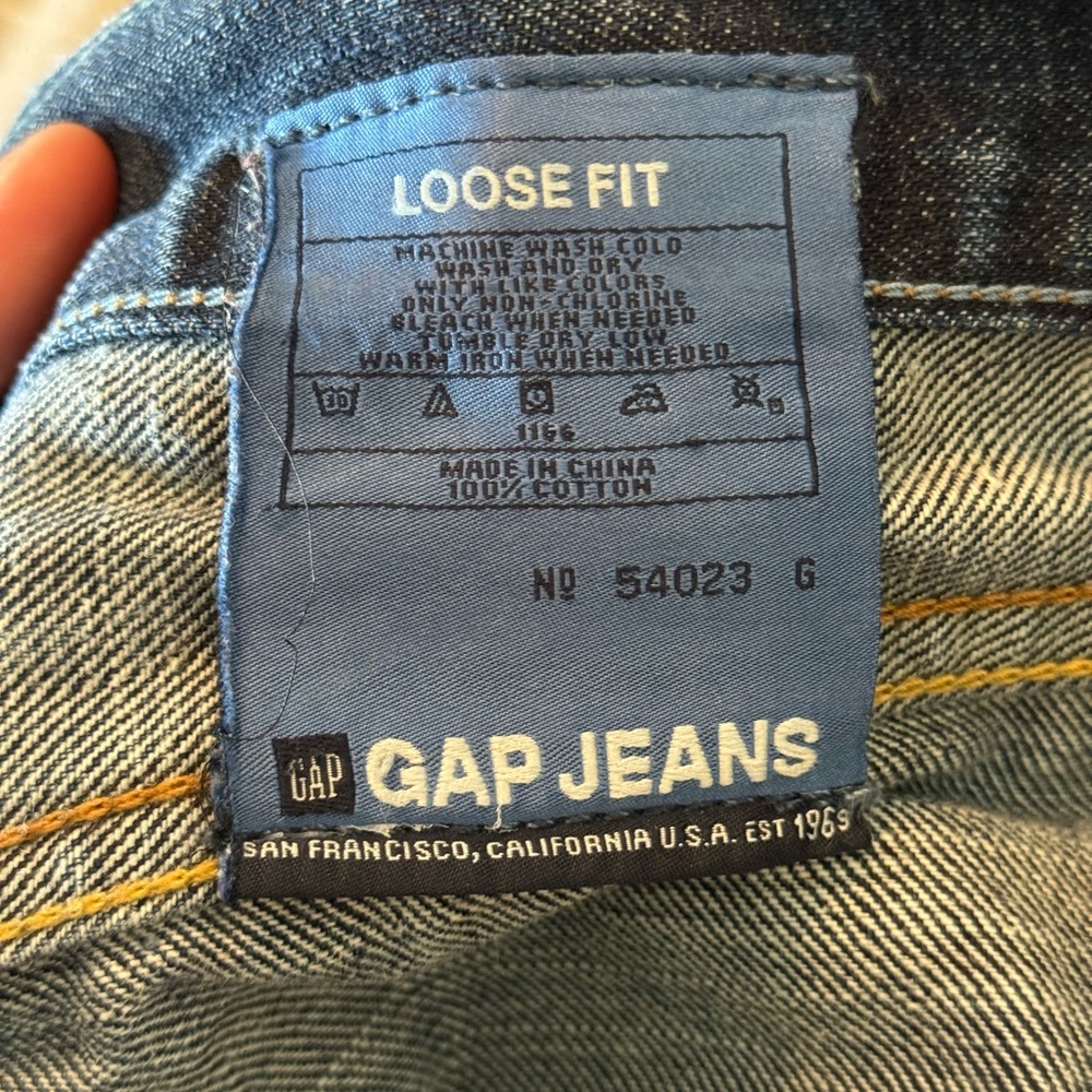 Men's Vintage Gap Loose Fit Jeans - Picture 6 of 6